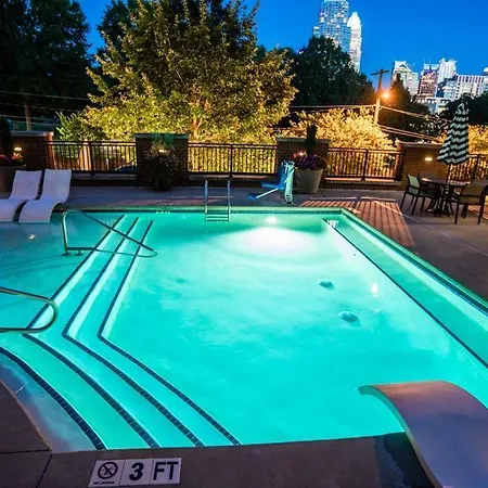 Dt Charm Apt With Pool,Gym,Wine,Wkspace, Free Parking